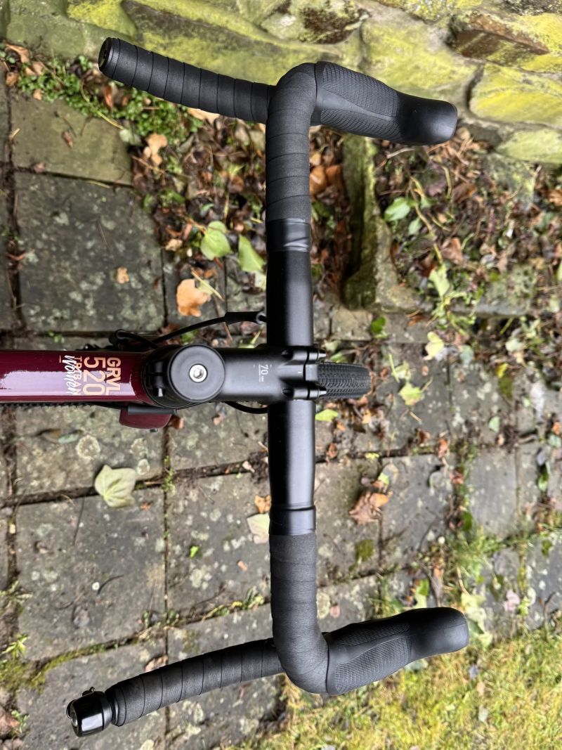 TRIBAN GRVL 520 W Apex1 vel. M – 650b/47c, bezduše, velmi dobrý stav