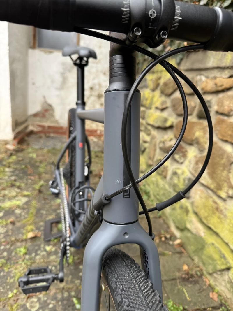 TRIBAN GRVL 520 Apex1 vel. M – 650b/47c komfortní setup, 2 sady plášťů