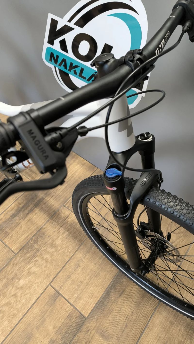 Cube Access 27 1x11 světle šedá S 2026