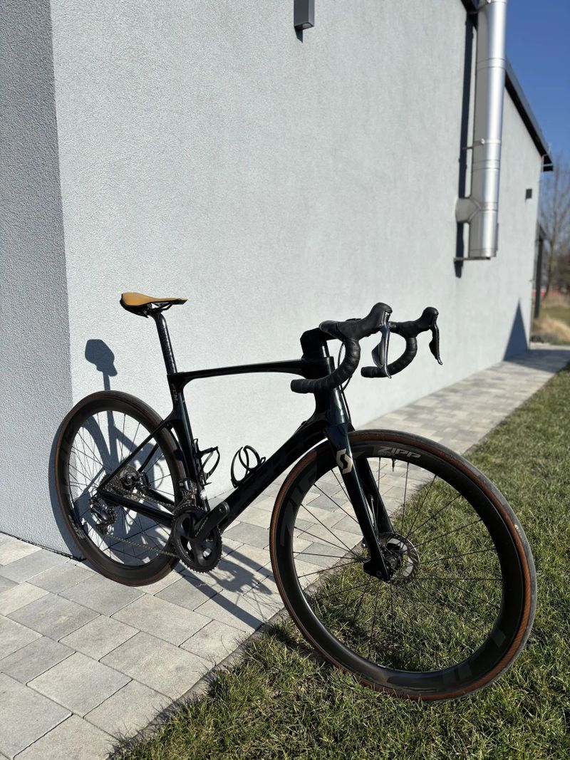 SCOTT FOIL RC 10 Shimano Ultergra Di2 + Bluetooth jednotka pro GARMIN a seřízení řazení, TOPSTAV