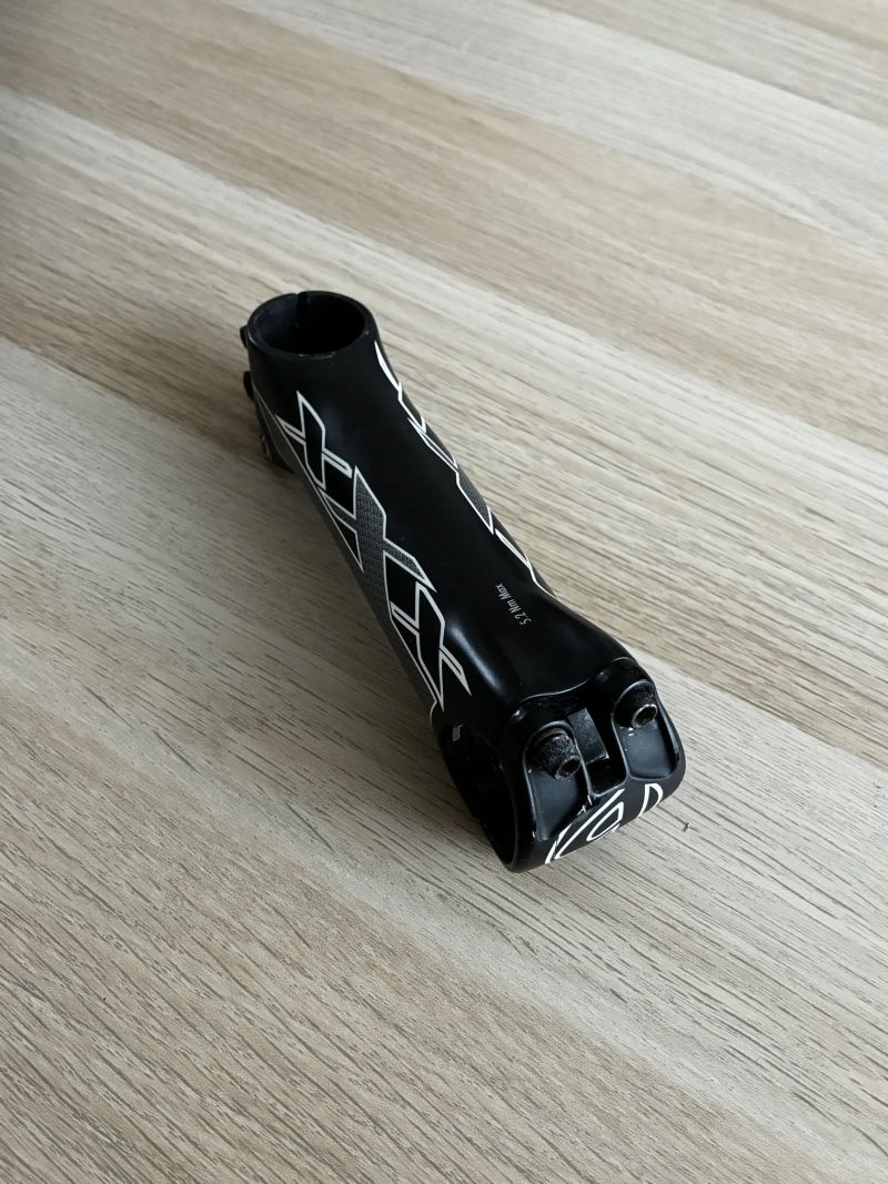 Představec Bontrager XXX 130mm 7st. karbon