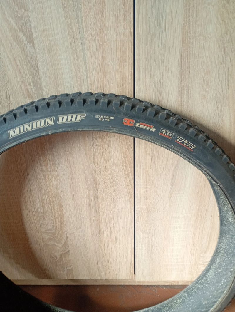 Maxxis Minion DHR II a DHF