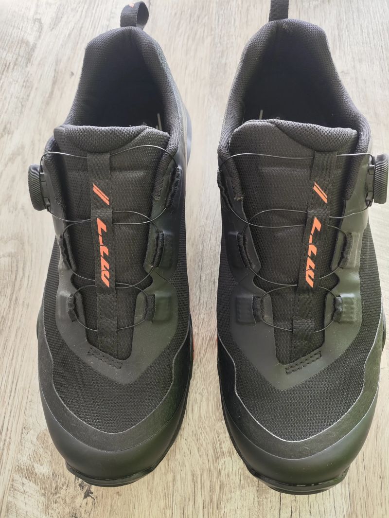 Prodám zánovní tretry Shimano 