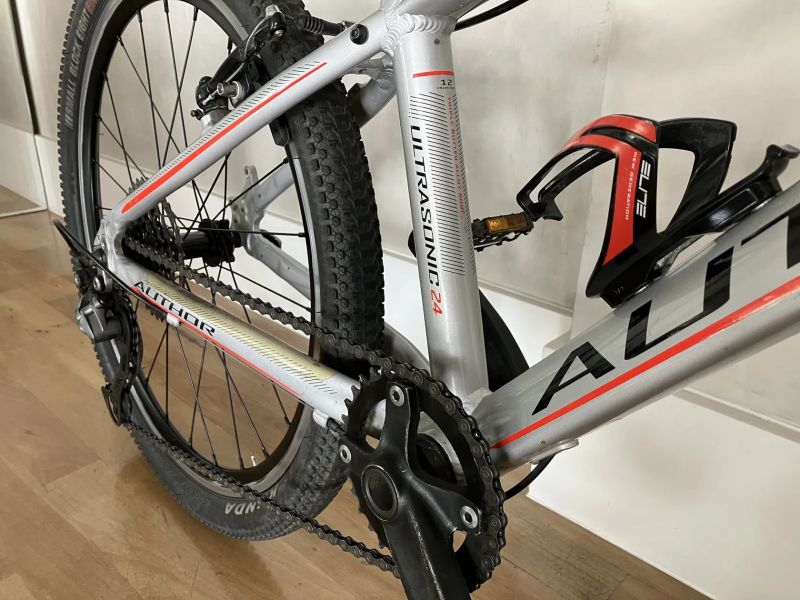 Author Ultrasonic 24“ – závodní specifikace