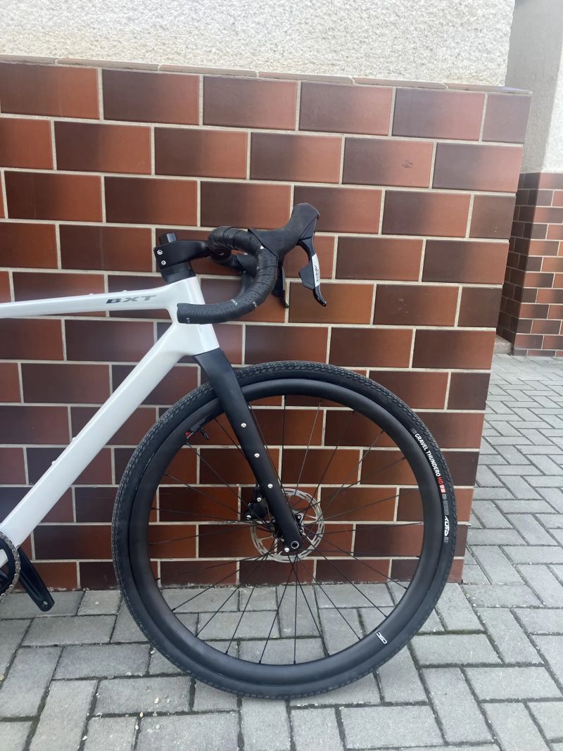 Gravel BXT karbon, velikost M- 54 173-180 cm
