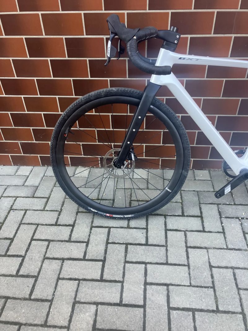 Gravel BXT karbon, velikost M- 54 173-180 cm