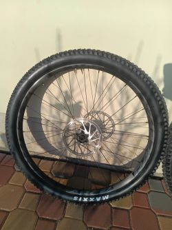 Nová vypletená 29" kola RaceFace ARC + DT Swiss 370 - XD