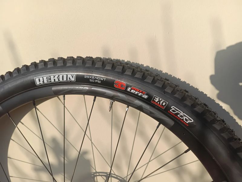 Nová vypletená 29" kola RaceFace ARC + DT Swiss 370 - XD