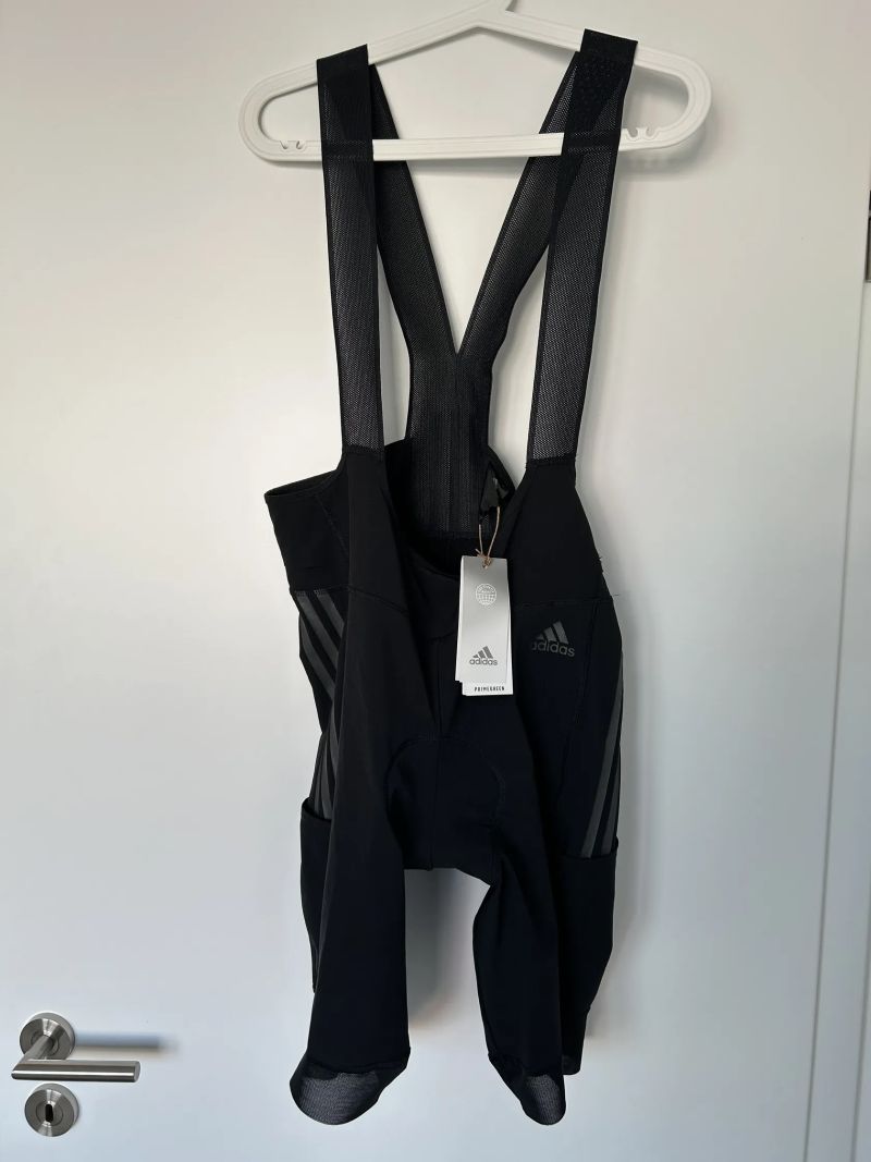 Cargo šortky Adidas Adiventure bib - nové, velikost L.