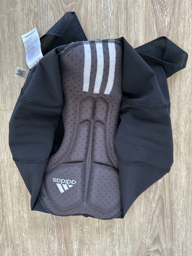 Cargo šortky Adidas Adiventure bib - nové, velikost L.