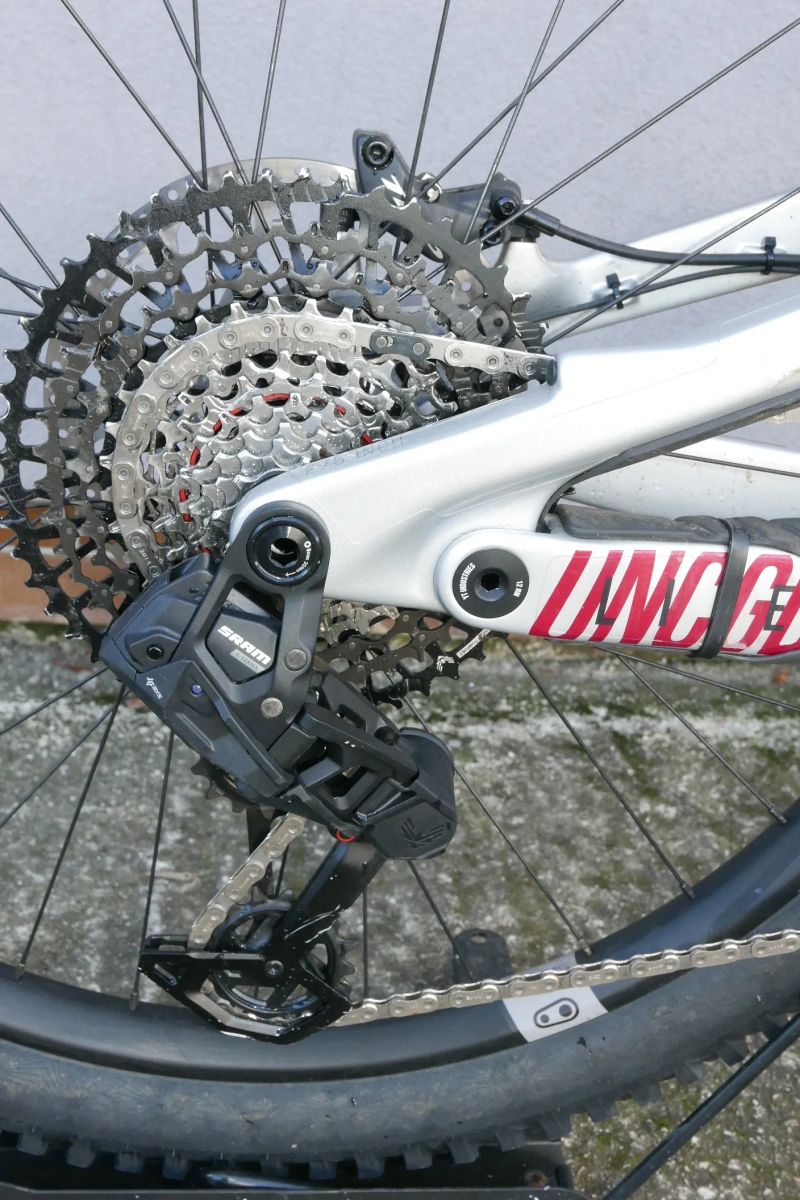 Predám elektrický karbonový bicykel Decoy SN core 3 MX 