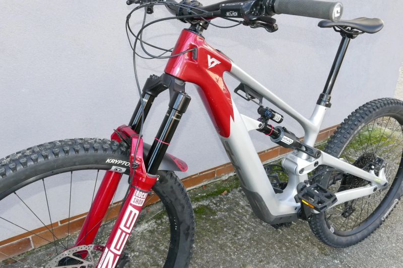 Predám elektrický karbonový bicykel Decoy SN core 3 MX 