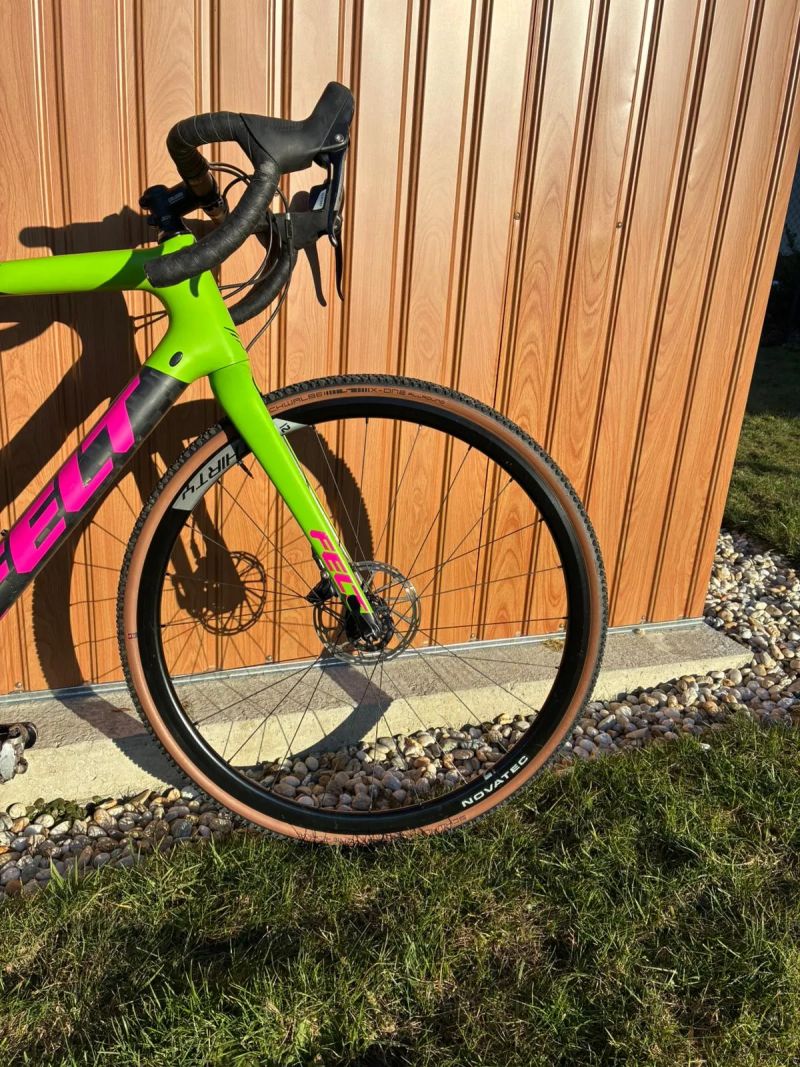 Prodej krásného gravelu/cyklokrosového kola Felt F4X