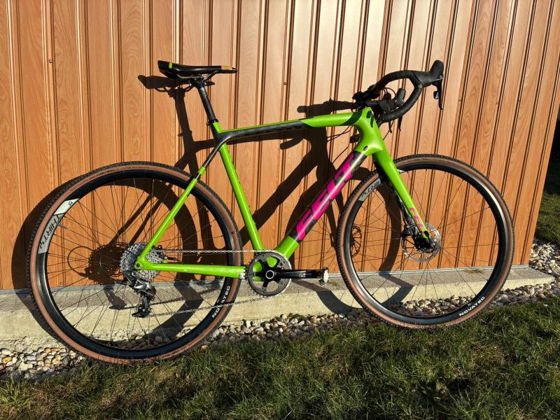 Prodej krásného gravelu/cyklokrosového kola Felt F4X