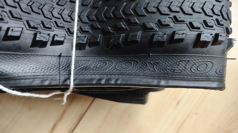 Gravel Pláště Pirelli Cinturato RC 700x40 + duše 