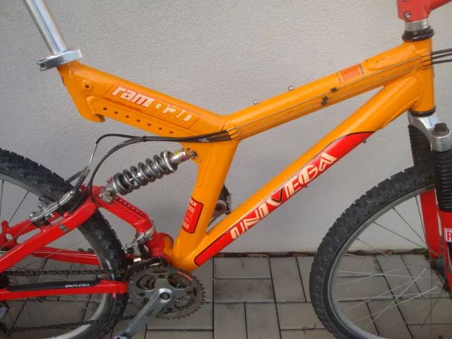 Staré celoodpružené kolo Morishima / Univega