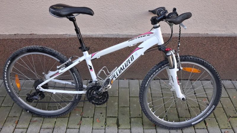 Dětské kolo Specialized Hotrock velikost kol "24, vhodné pro 8-12 let věku (od 125 do 150 cm) 