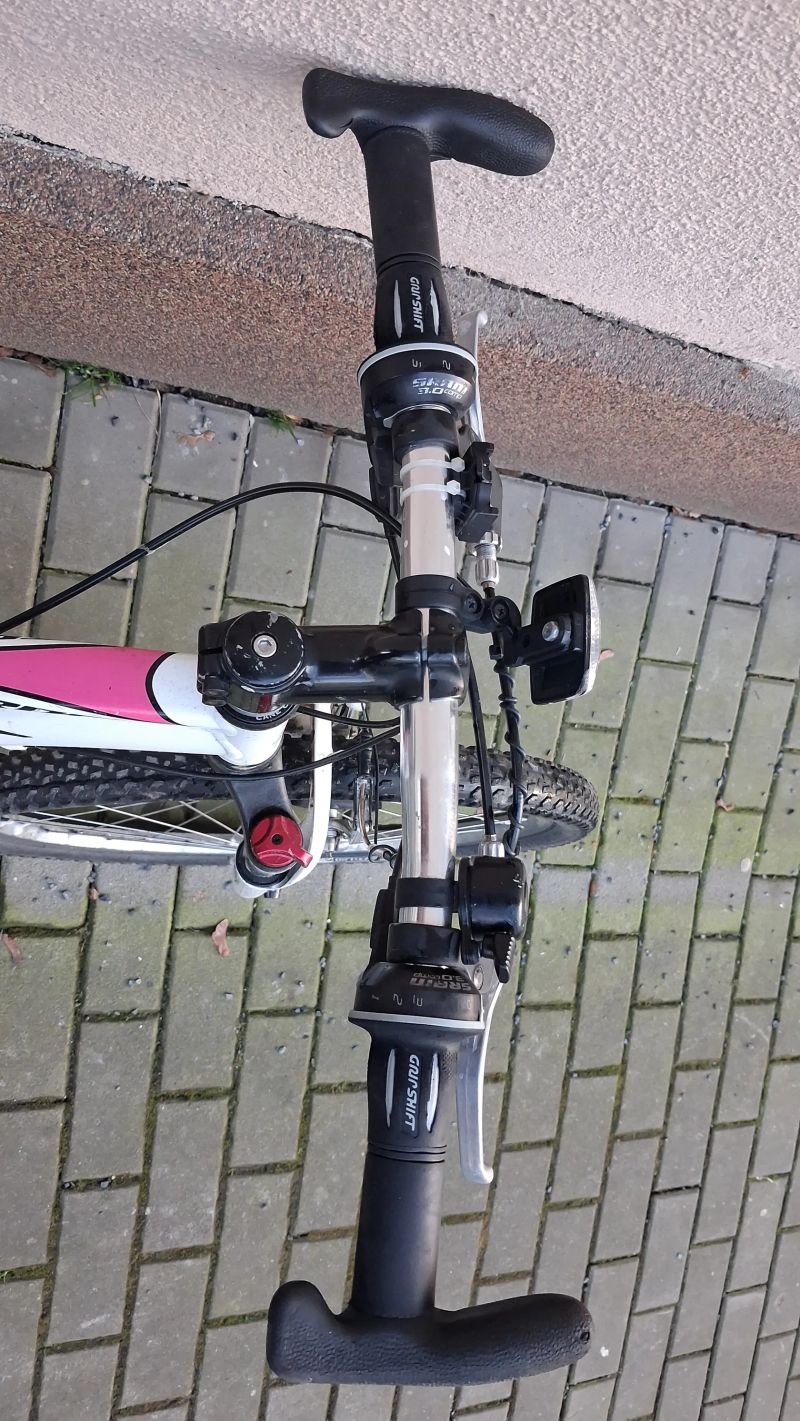 Dětské kolo Specialized Hotrock velikost kol "24, vhodné pro 8-12 let věku (od 125 do 150 cm) 