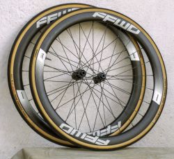 FFWD RYOT44 DT240 + nové pláště Vittoria CORSA PRO 28