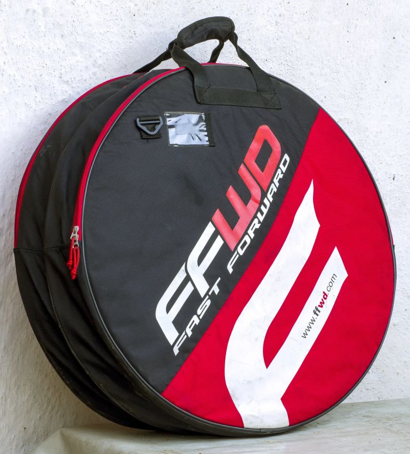 FFWD RYOT44 DT240 + nové pláště Vittoria CORSA PRO 28