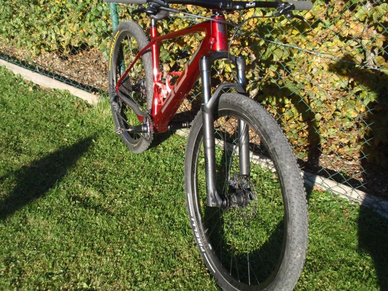 Superior XP 979 1x12 + karbon kola Bontrager