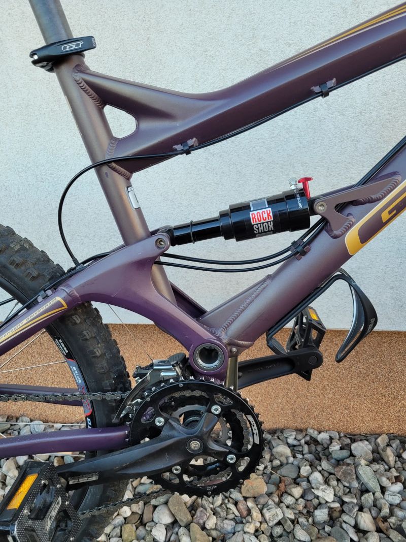 GT Force 3.0, rám L