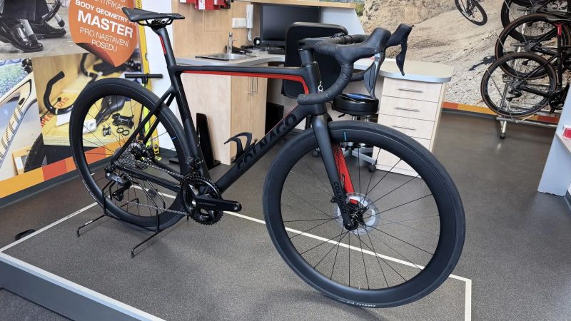 Colnago Colnago V3 Ultegra Di2 12s + karbonová kola 🇮🇹🔥