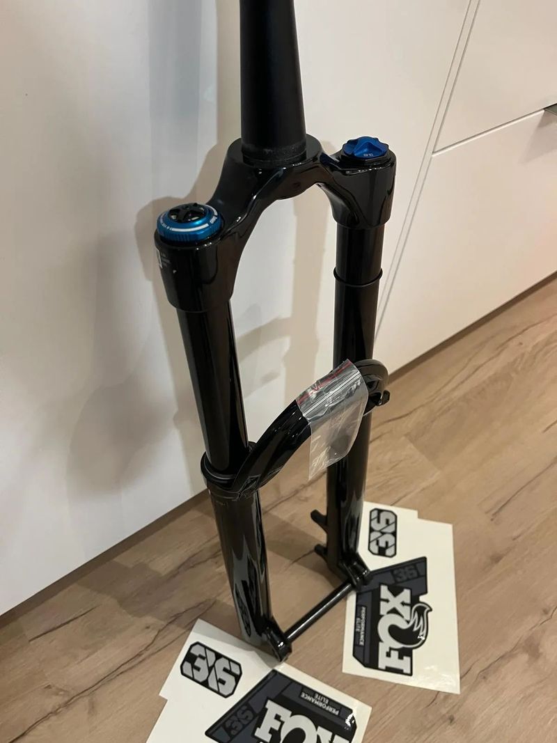 Nový - FOX 36 Elite GRIP2