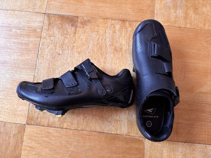 Silniční tretry Shimano RP9L Black