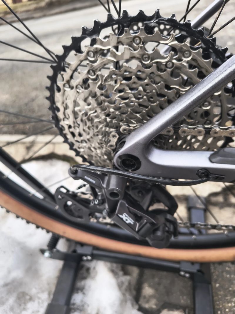 KARBONOVÉ HORSKÉ KOLO SCOTT , SHIMANO XT , FOX