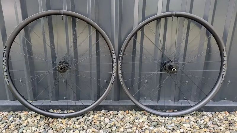 Nová karbonová enduro kola Novatec M30 29" 