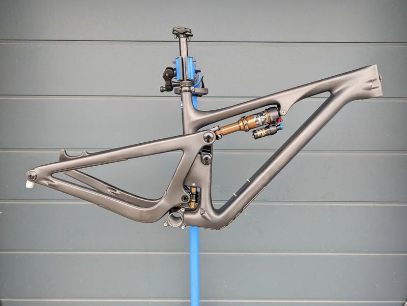 Prodám nový rám Yeti SB130 TURQ Raw velikost M