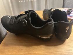 Silniční tretry Specialized TORCH 2.0 black