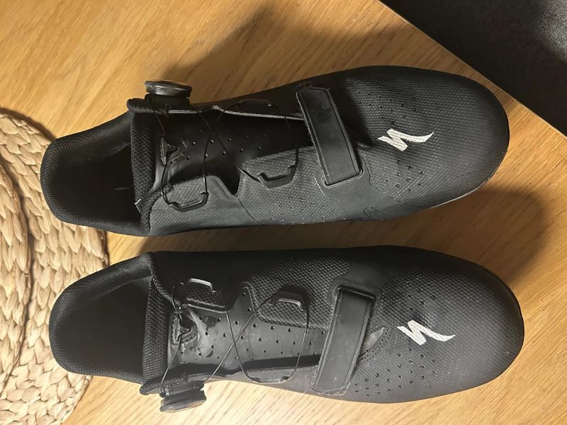 Silniční tretry Specialized TORCH 2.0 black