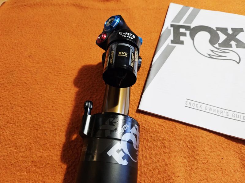 Nový Fox Float X2 Factory VVC Evol Kashima Trunion 205 / 65mm