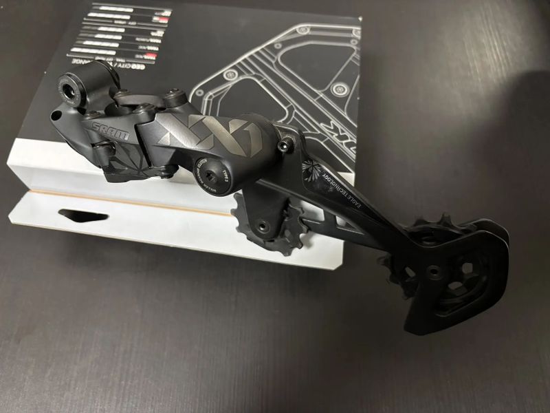 Přehazovačka a řazení Sram XX1 Lunar Eagle (sundáno z nového kola)