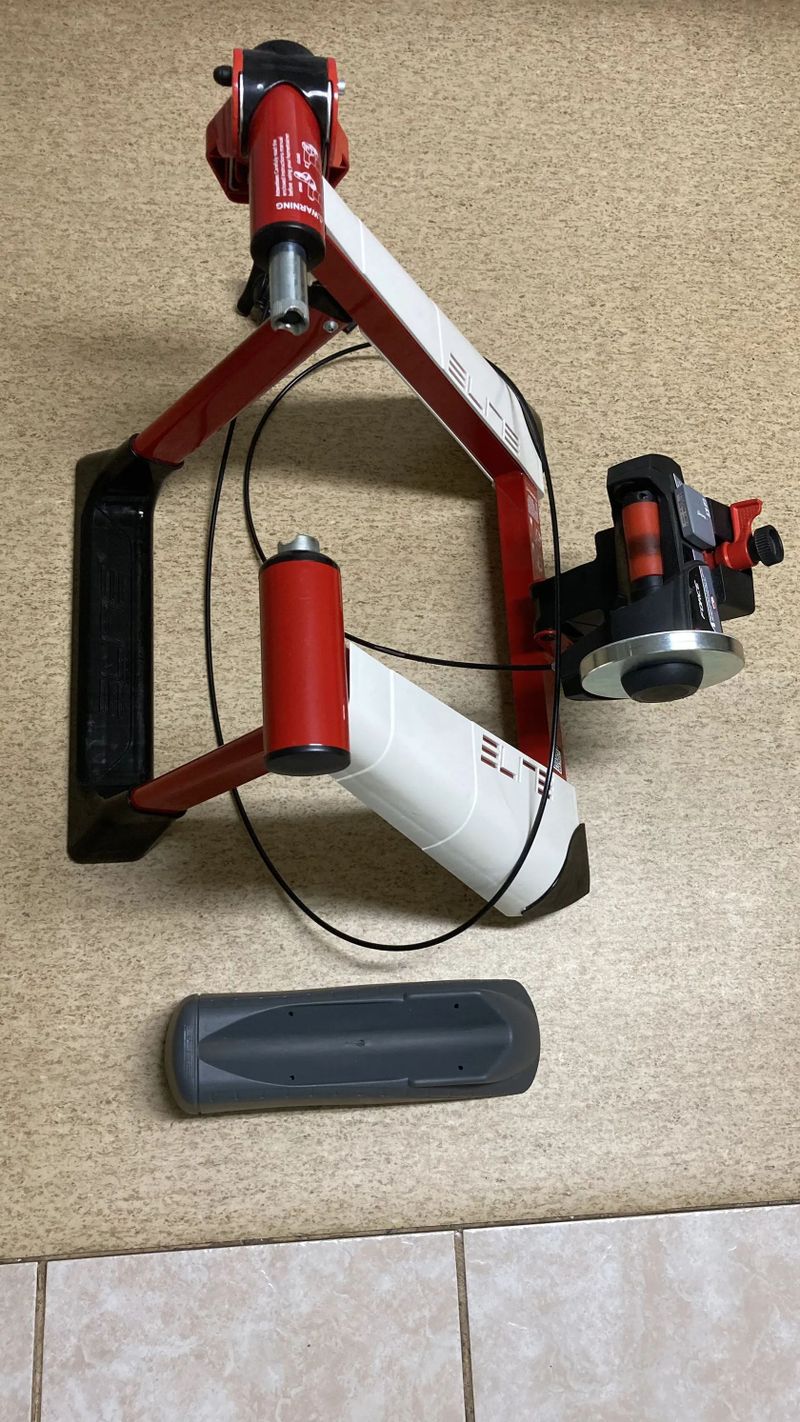 Cyklotrenažér+podložka pod přední kolo+snímač Elite Misuro B 