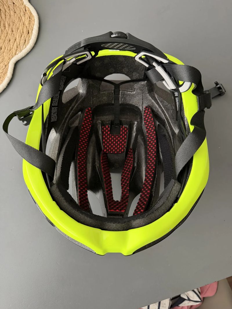 Prodám novou helmu Giro