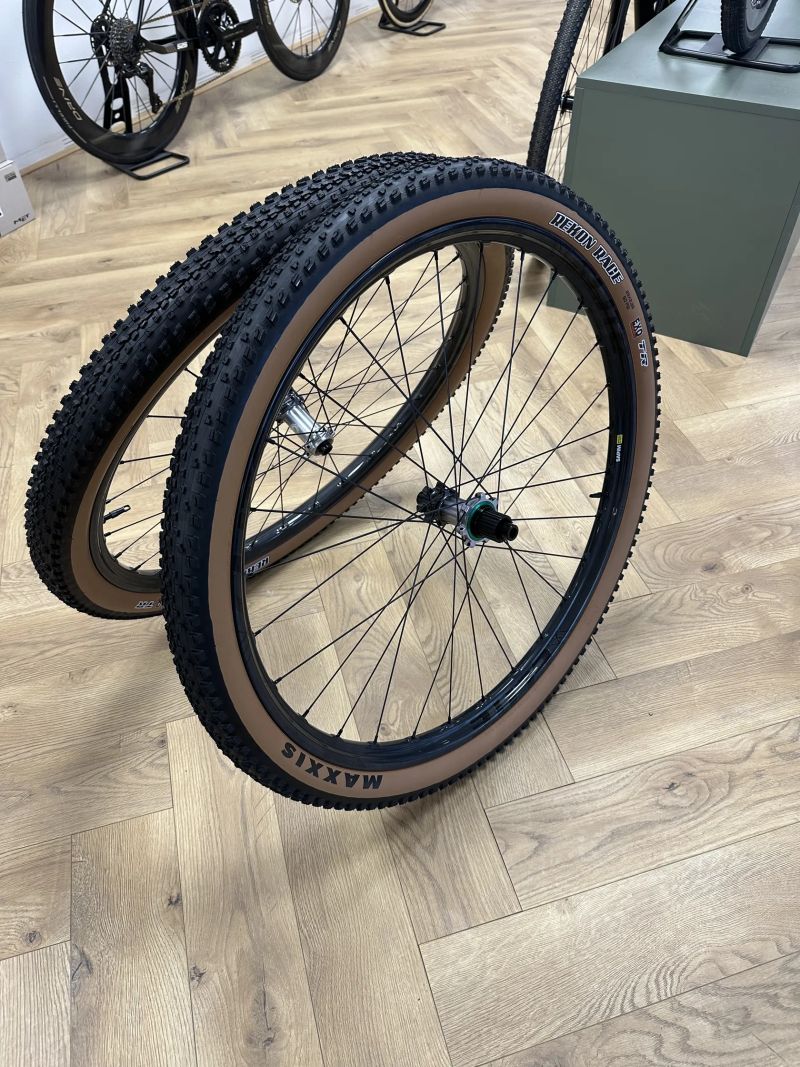 Karbonové zapletené kola ELITE