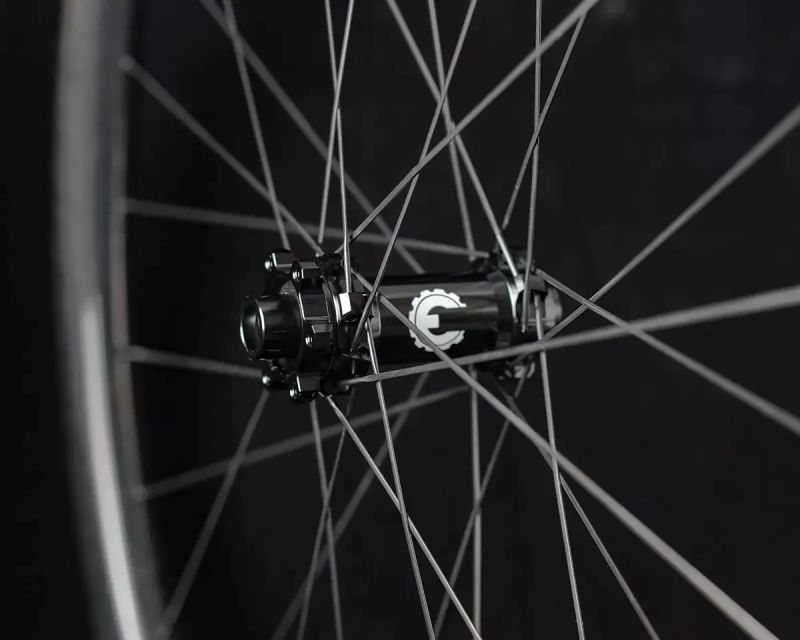 Lehké karbonové kola ElITE