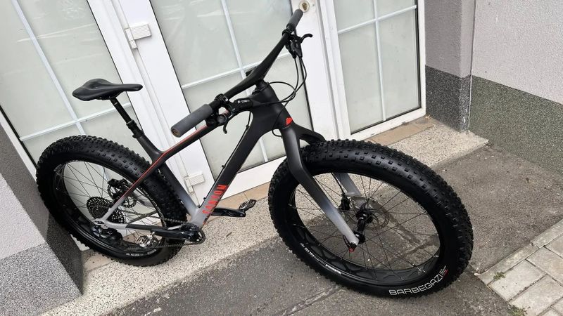 carbon fatbike Canyon Dude CF8 - volcano L
