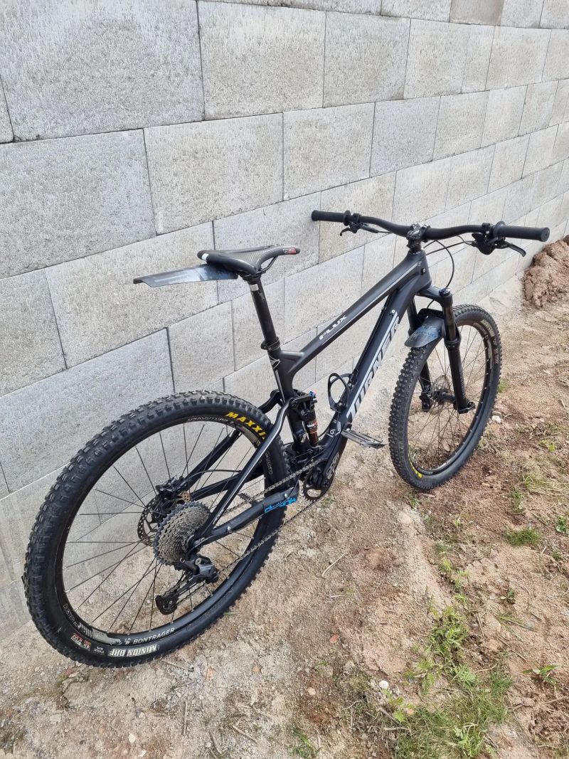 Turner Flux V4.0, karbonový trailbike 27,5", vel. L