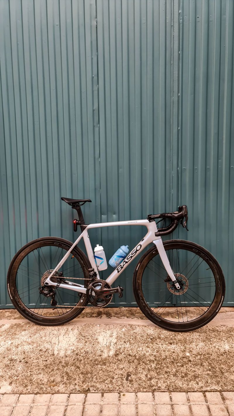 Silniční kolo Basso Diamante na Campagnolo Super Record EPS 12 speed a kolech Bora WTO 45 mm