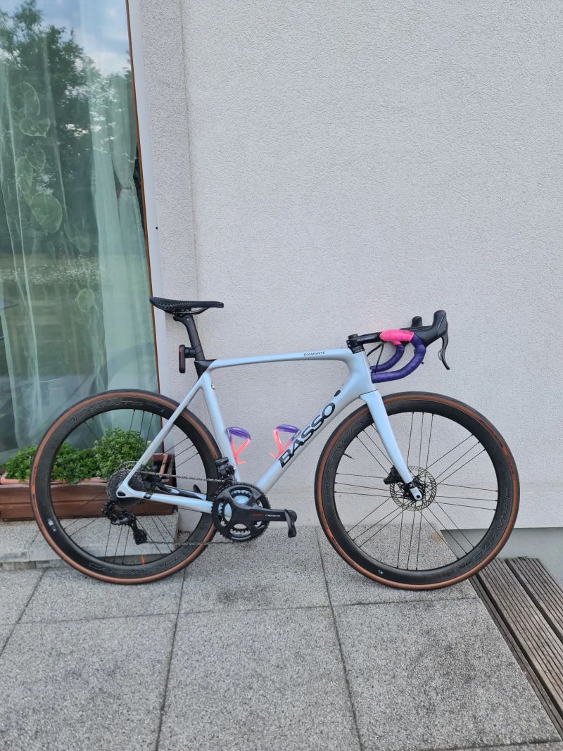 Silniční kolo Basso Diamante na Campagnolo Super Record EPS 12 speed a kolech Bora WTO 45 mm