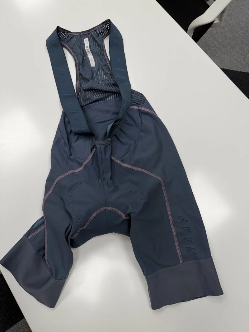 prodám troje kraťáky