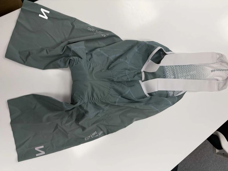 prodám troje kraťáky