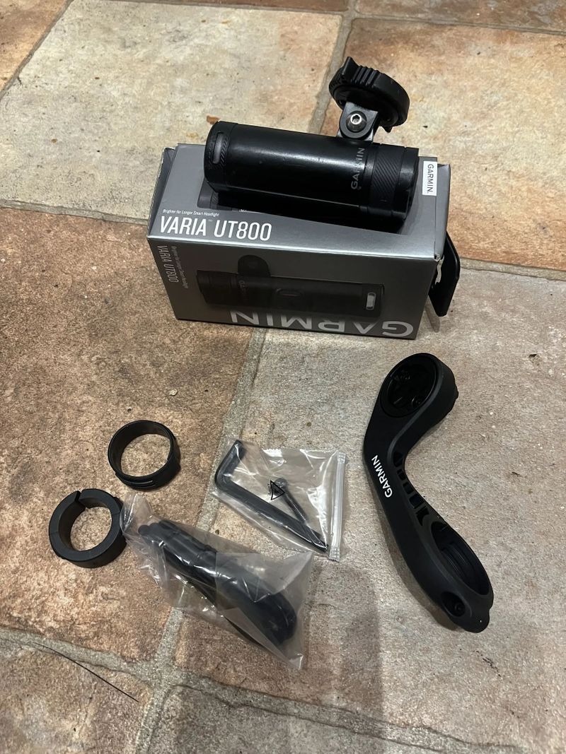 Přední světlo GARMIN Varia UT 800