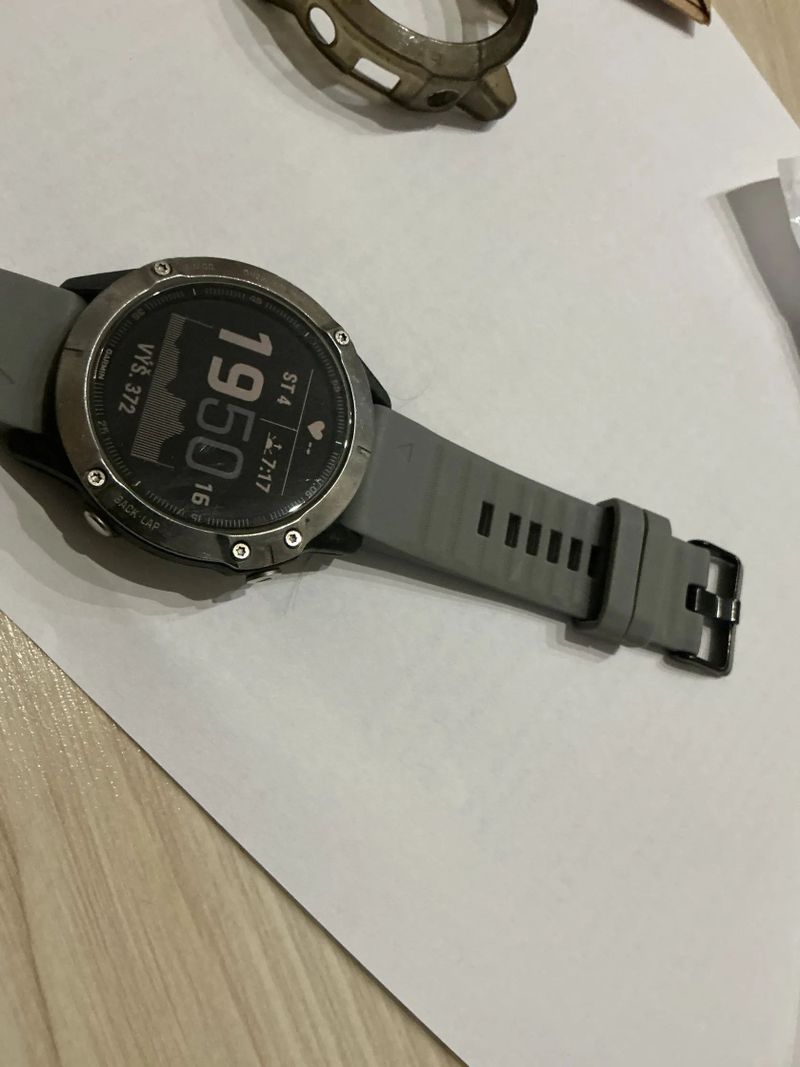 Prodám hodinky Garmin Fenix 6
