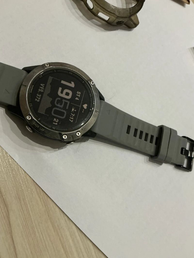 Prodám hodinky Garmin Fenix 6