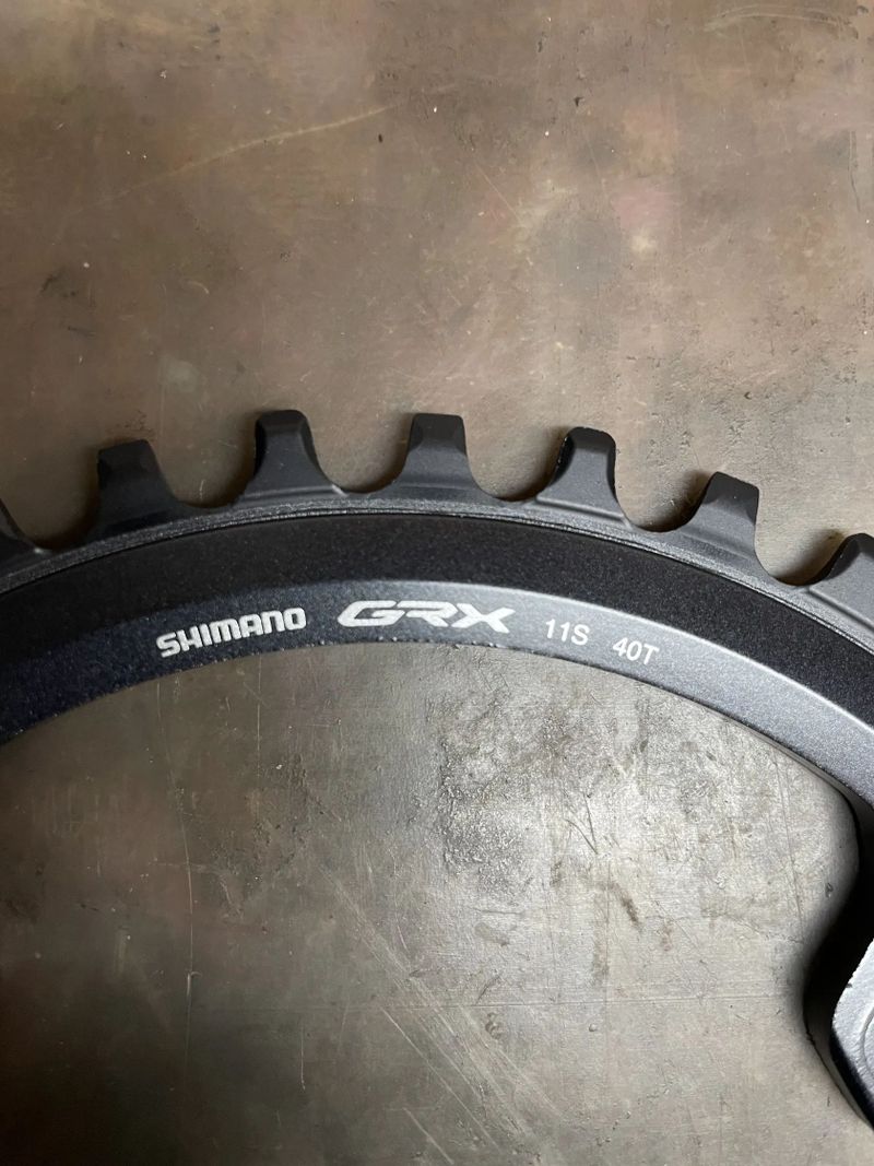 převodník SHIMANO GRX FC-RX810-1 40 zubů, 1x11